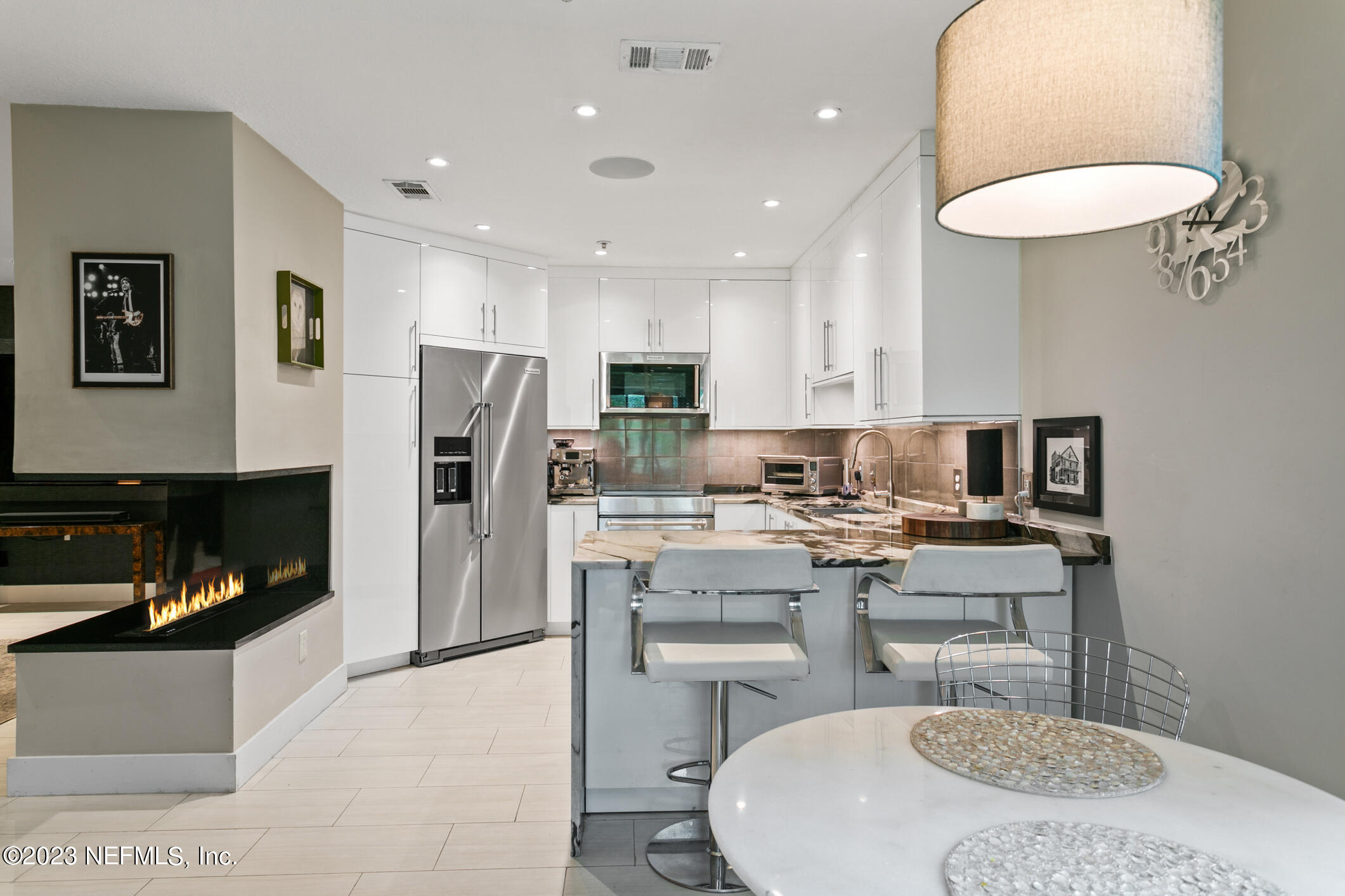 1701 THE GREENS Way, 1511