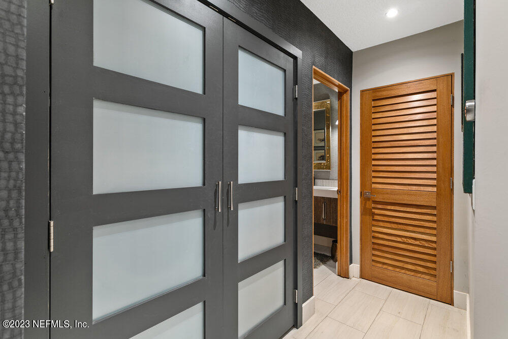 1701 THE GREENS Way, 1511