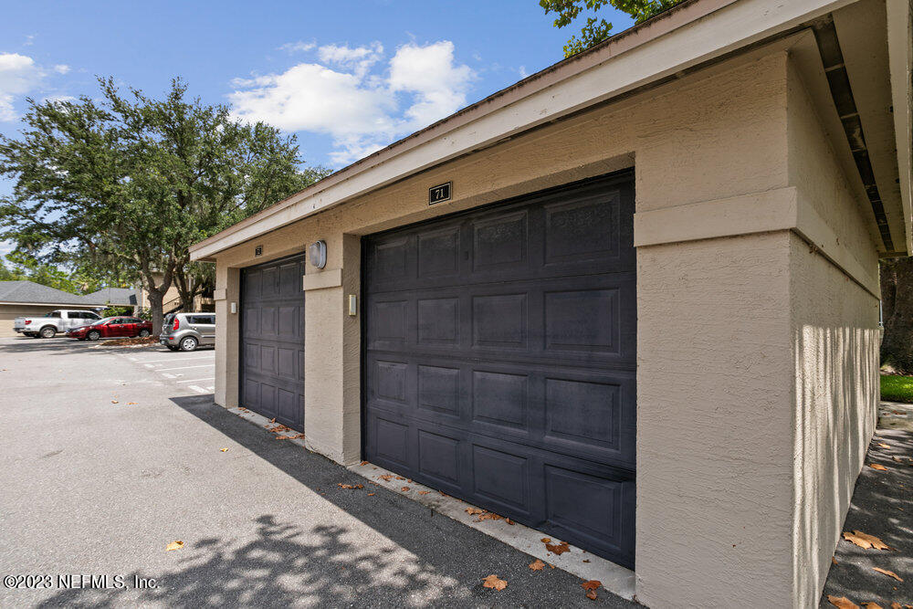 1701 THE GREENS Way, 1511