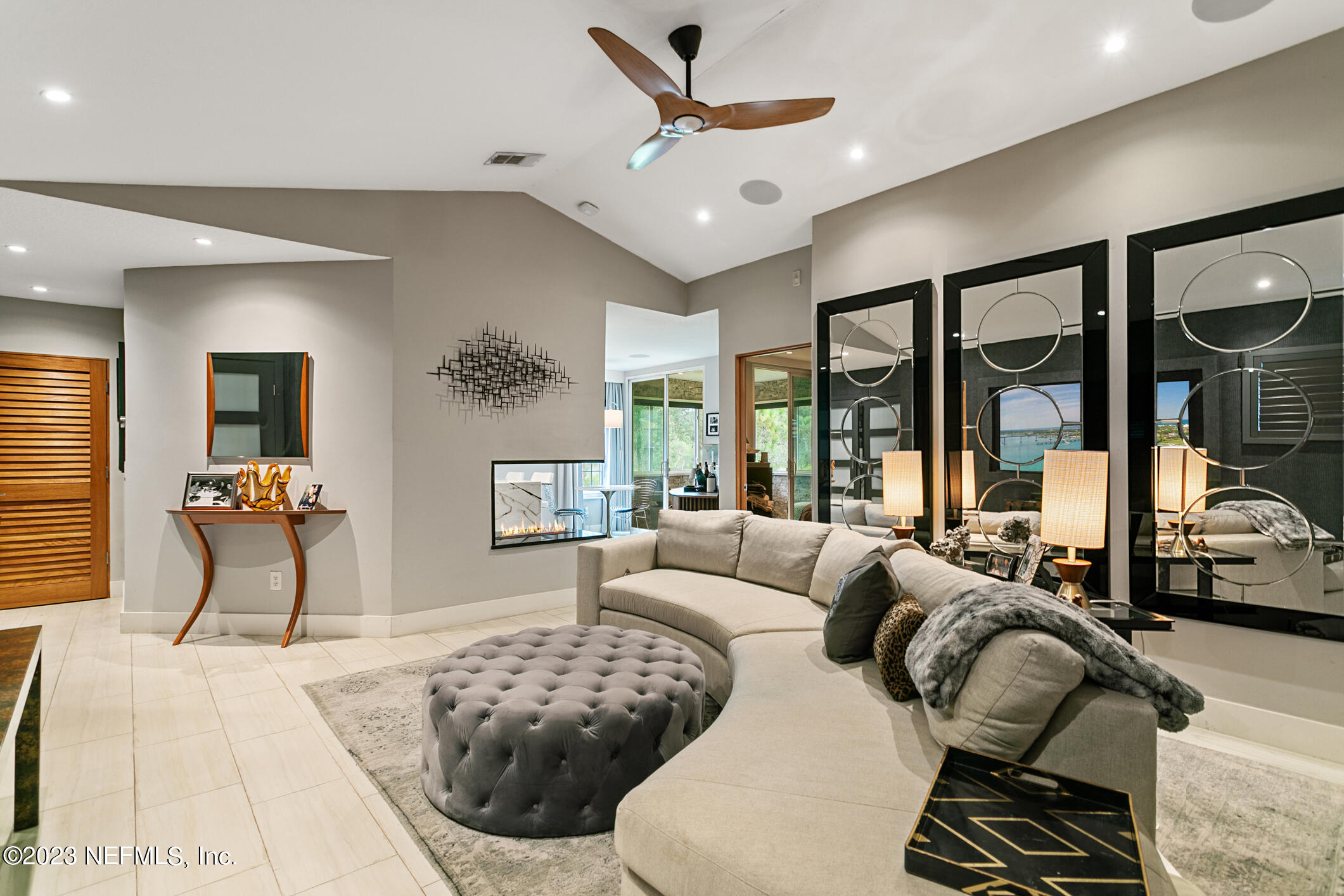 1701 THE GREENS Way, 1511