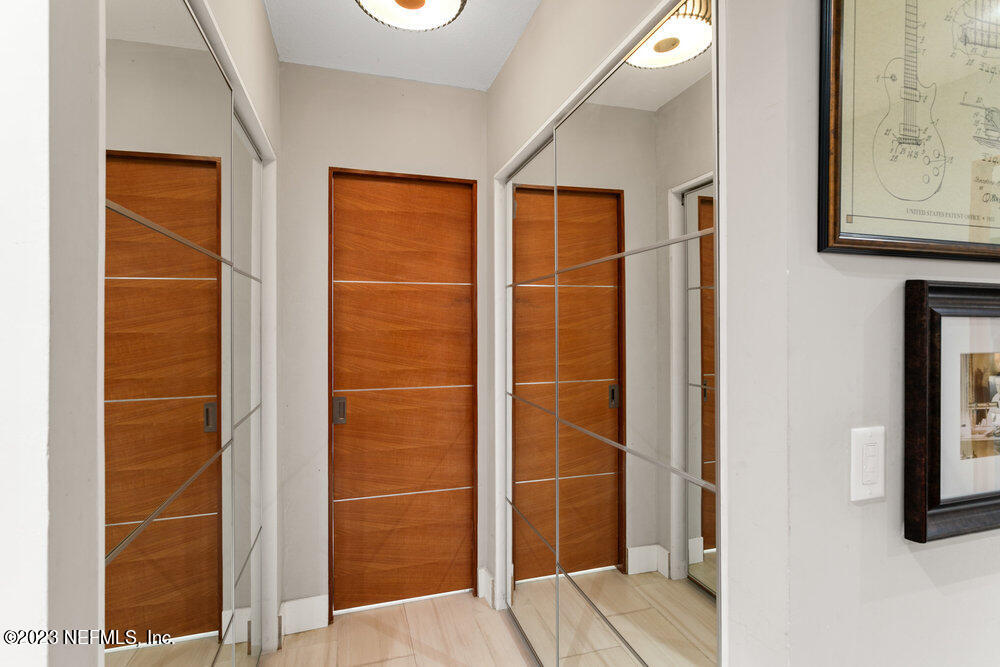 1701 THE GREENS Way, 1511