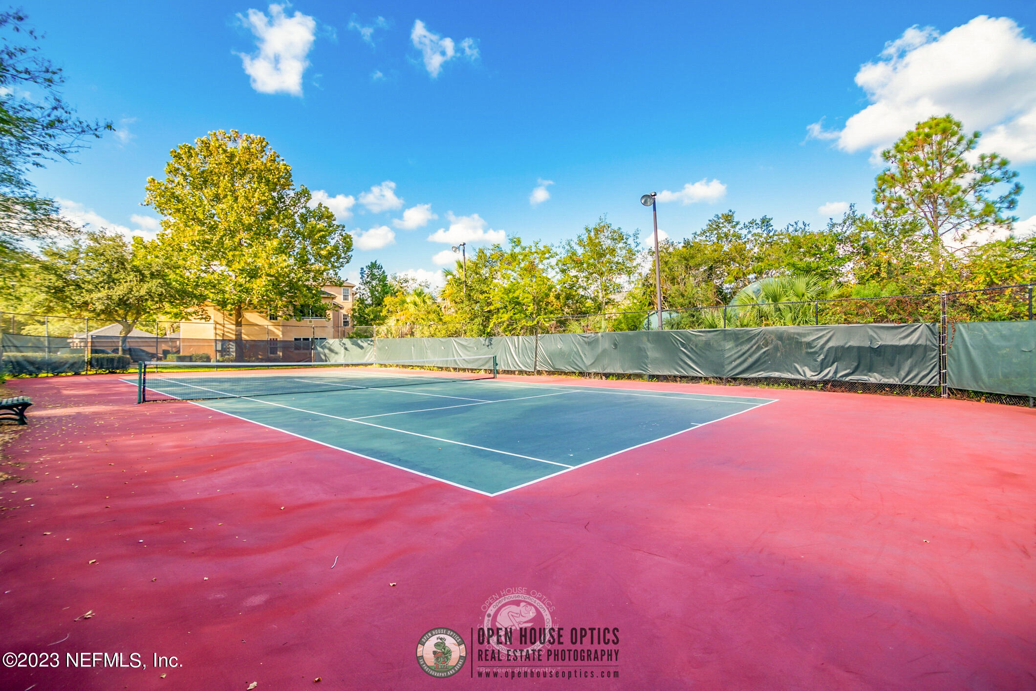 1701 THE GREENS Way, 1511