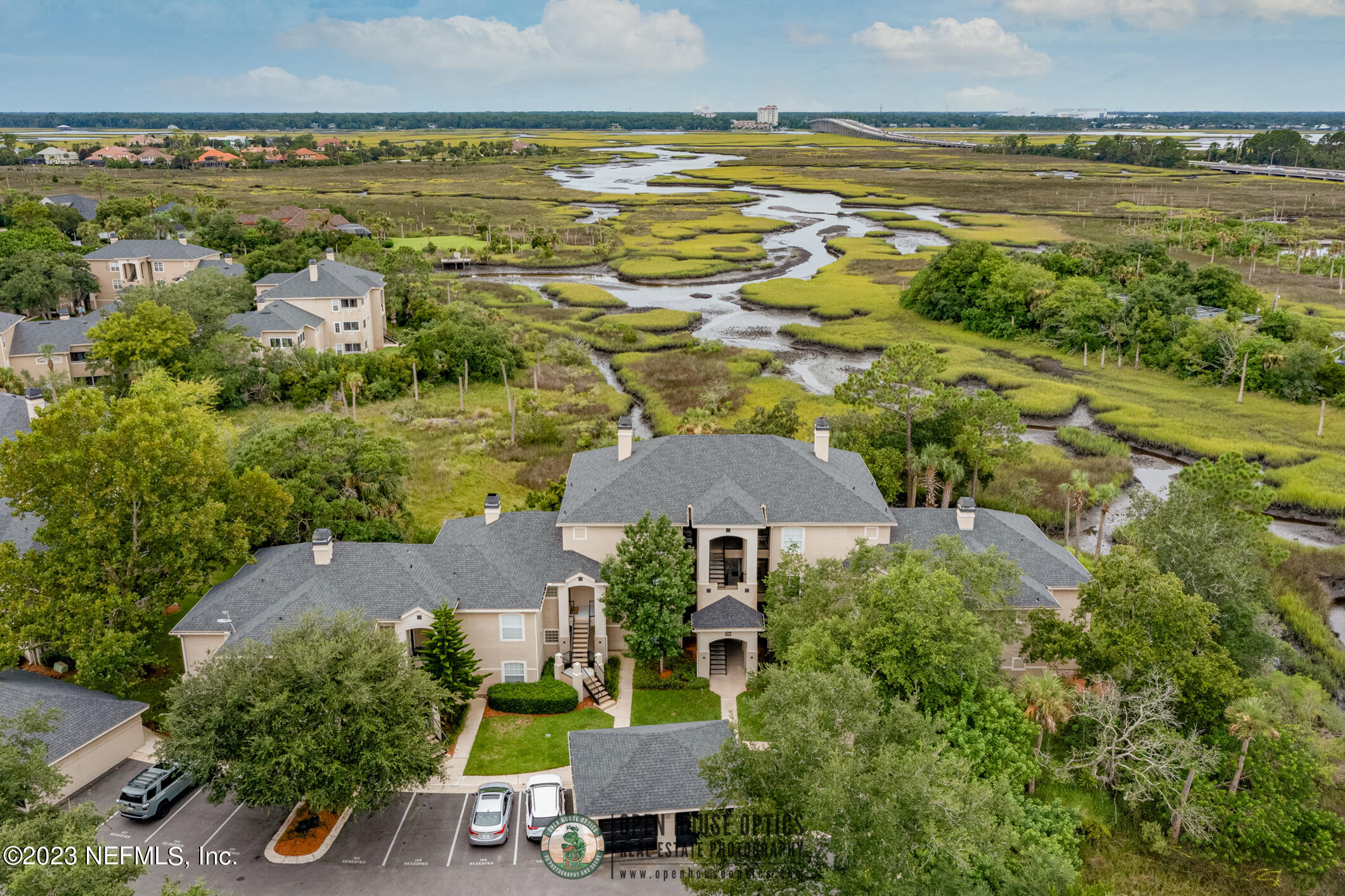 1701 THE GREENS Way, 1511