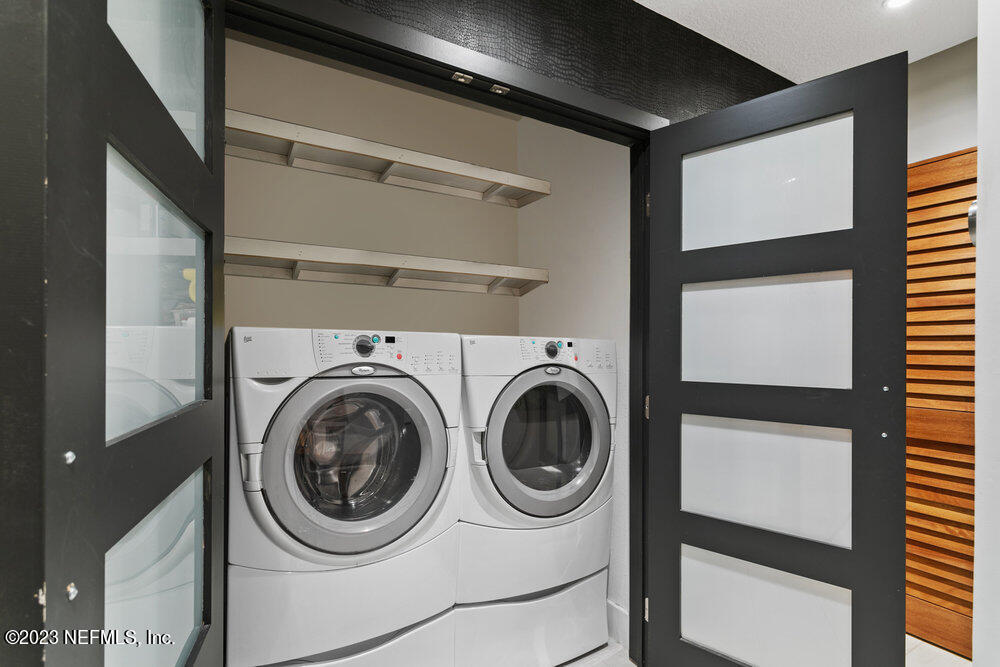 1701 THE GREENS Way, 1511