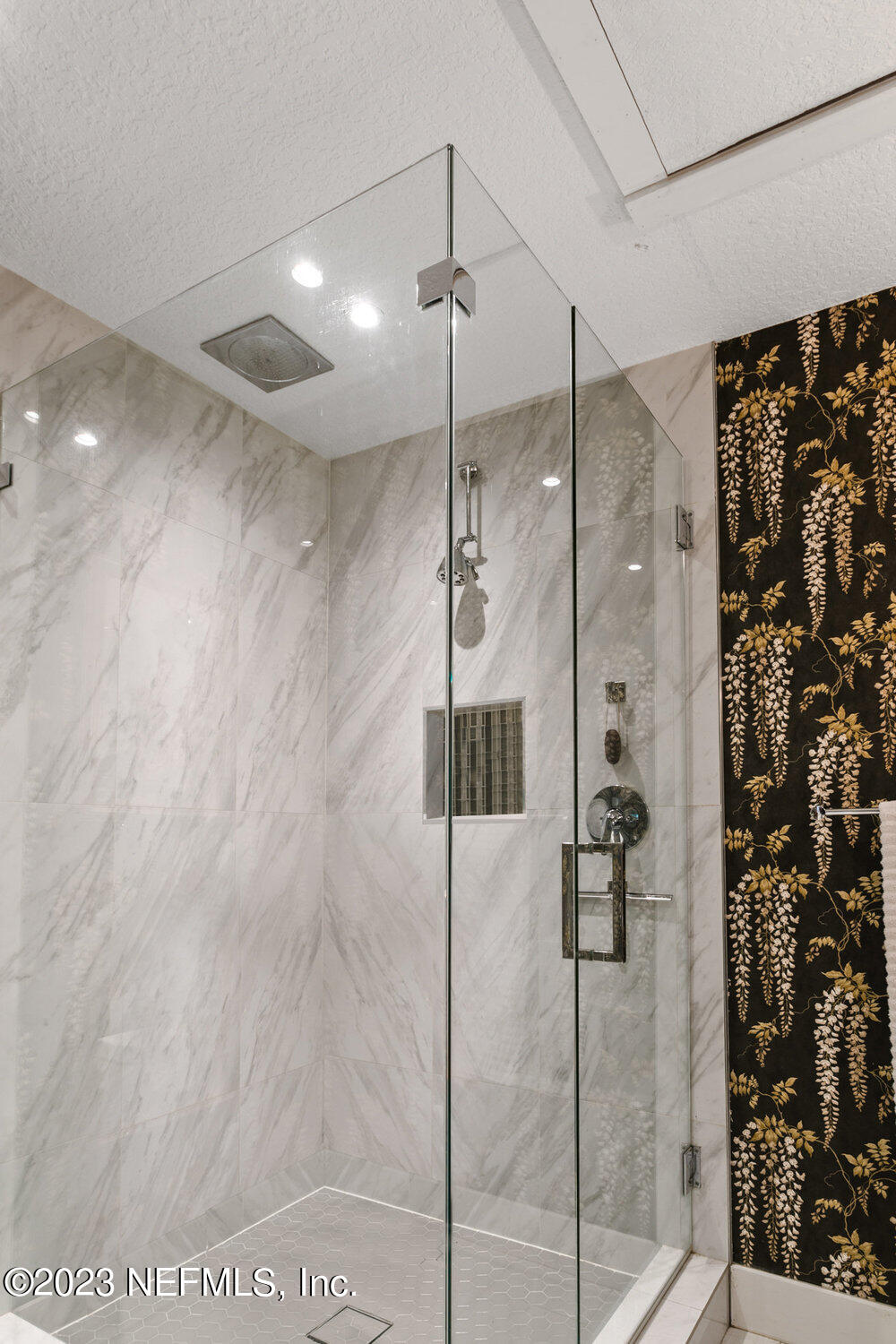 1701 THE GREENS Way, 1511