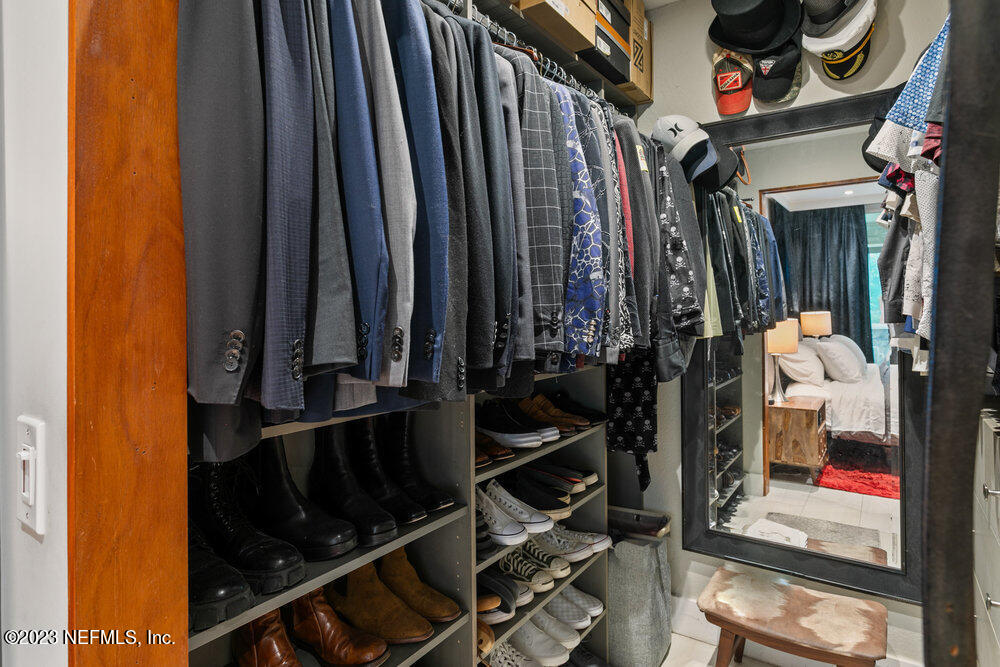 1701 THE GREENS Way, 1511