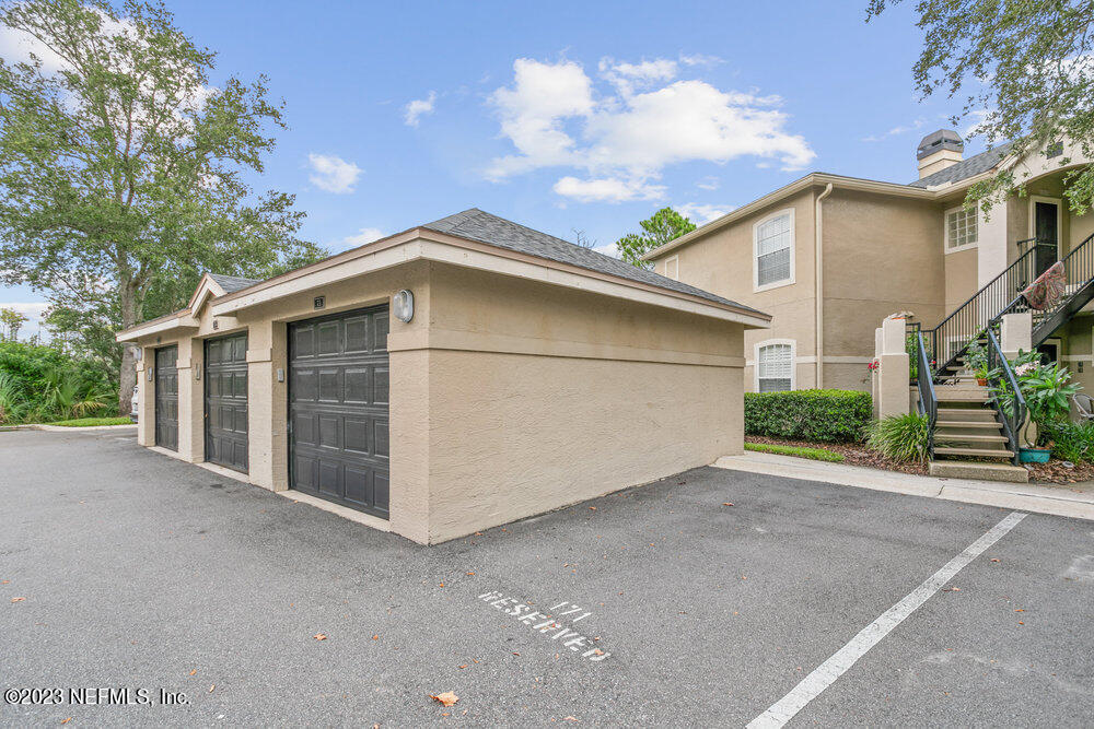 1701 THE GREENS Way, 1511