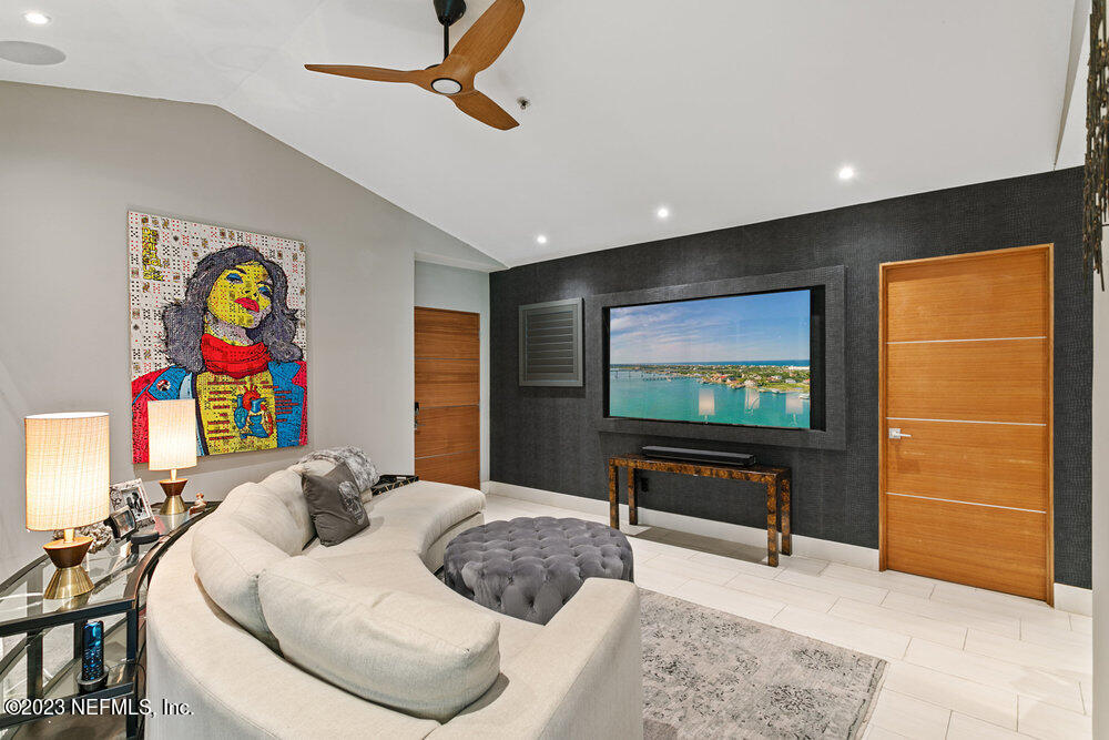 1701 THE GREENS Way, 1511