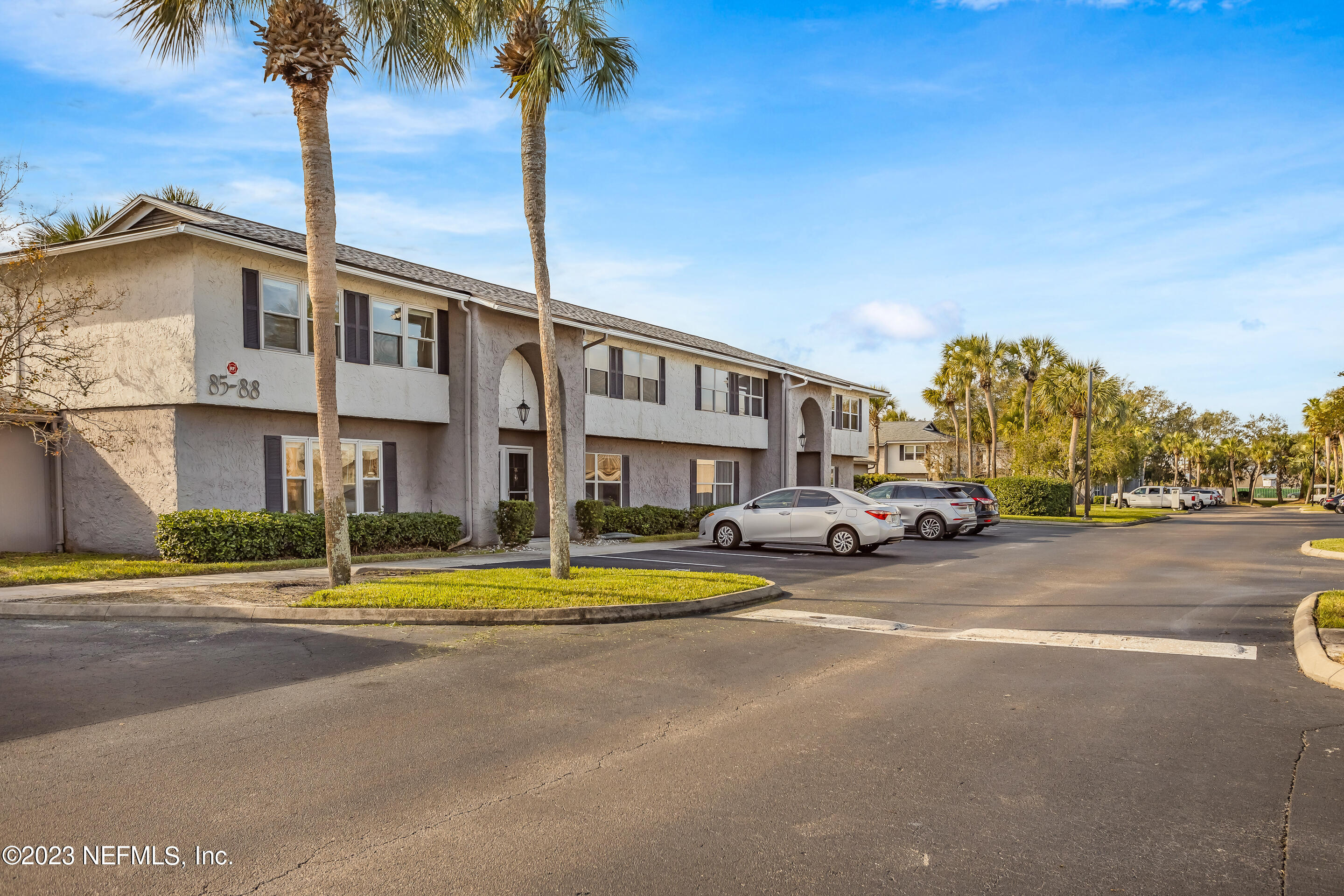 695 A1A N, 85
