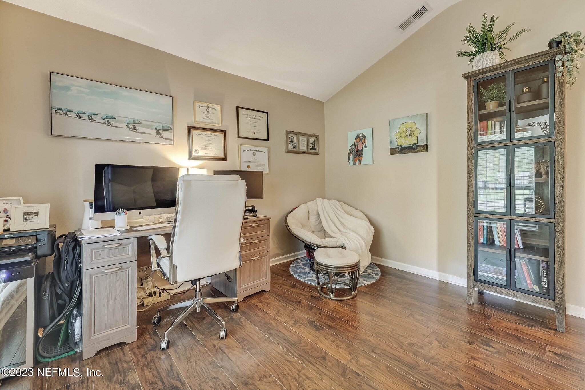 533 ARBORWOOD Drive