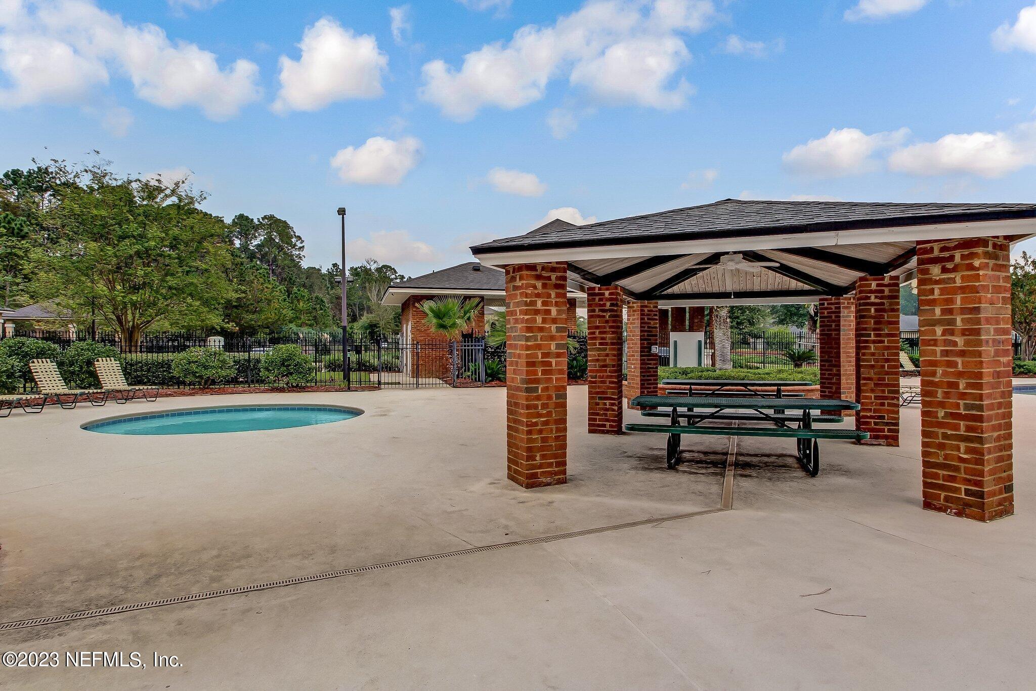 533 ARBORWOOD Drive