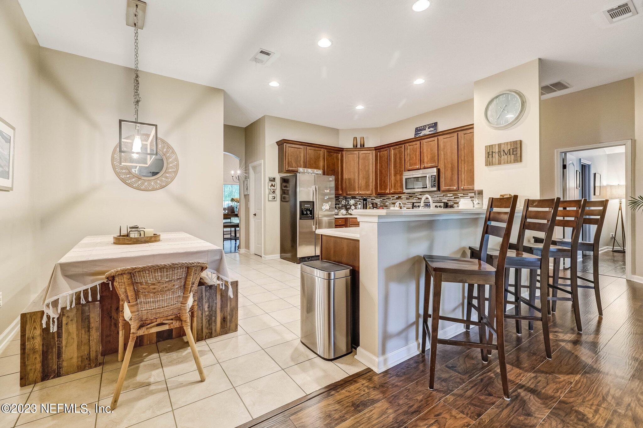 533 ARBORWOOD Drive