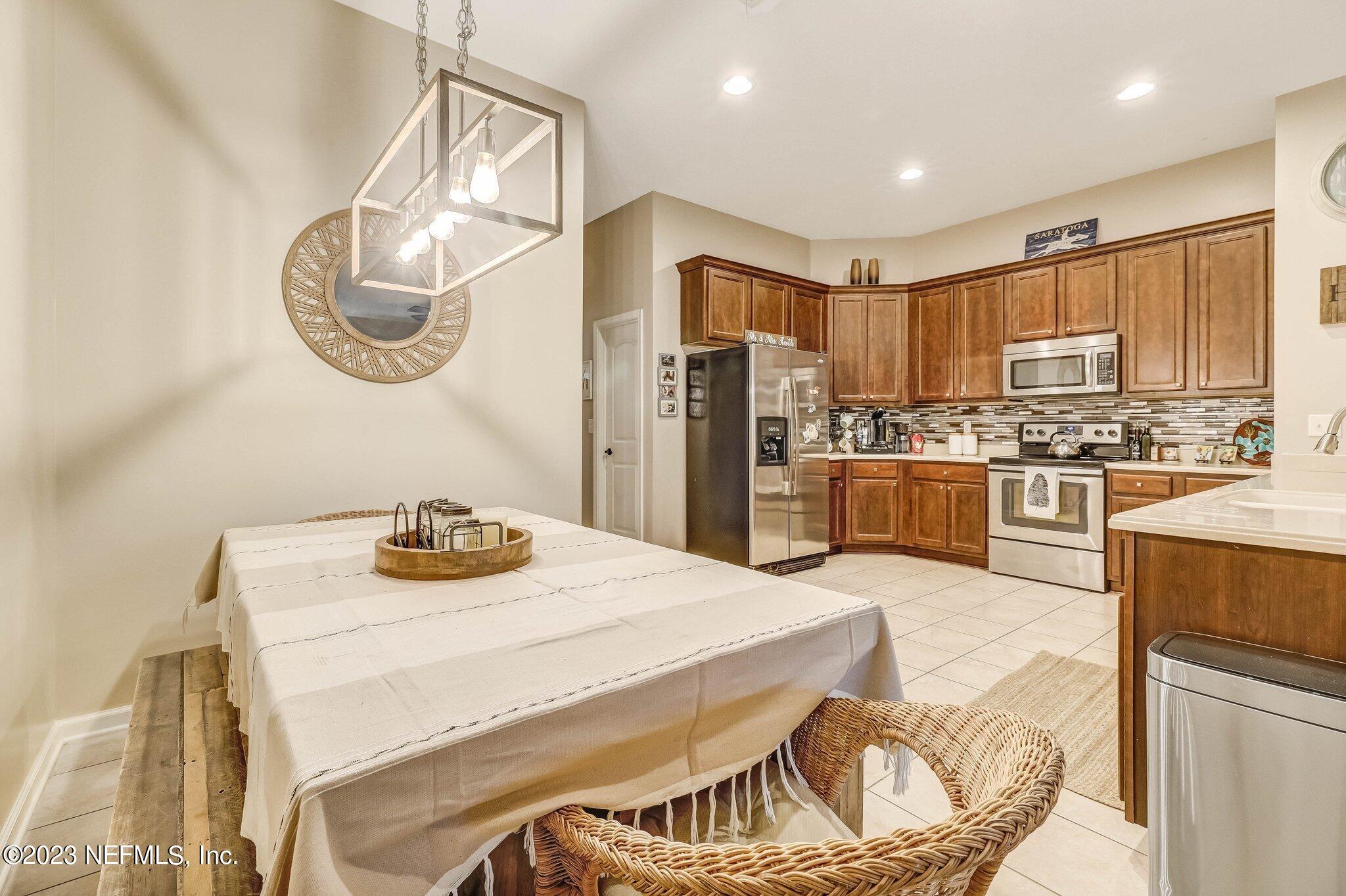 533 ARBORWOOD Drive