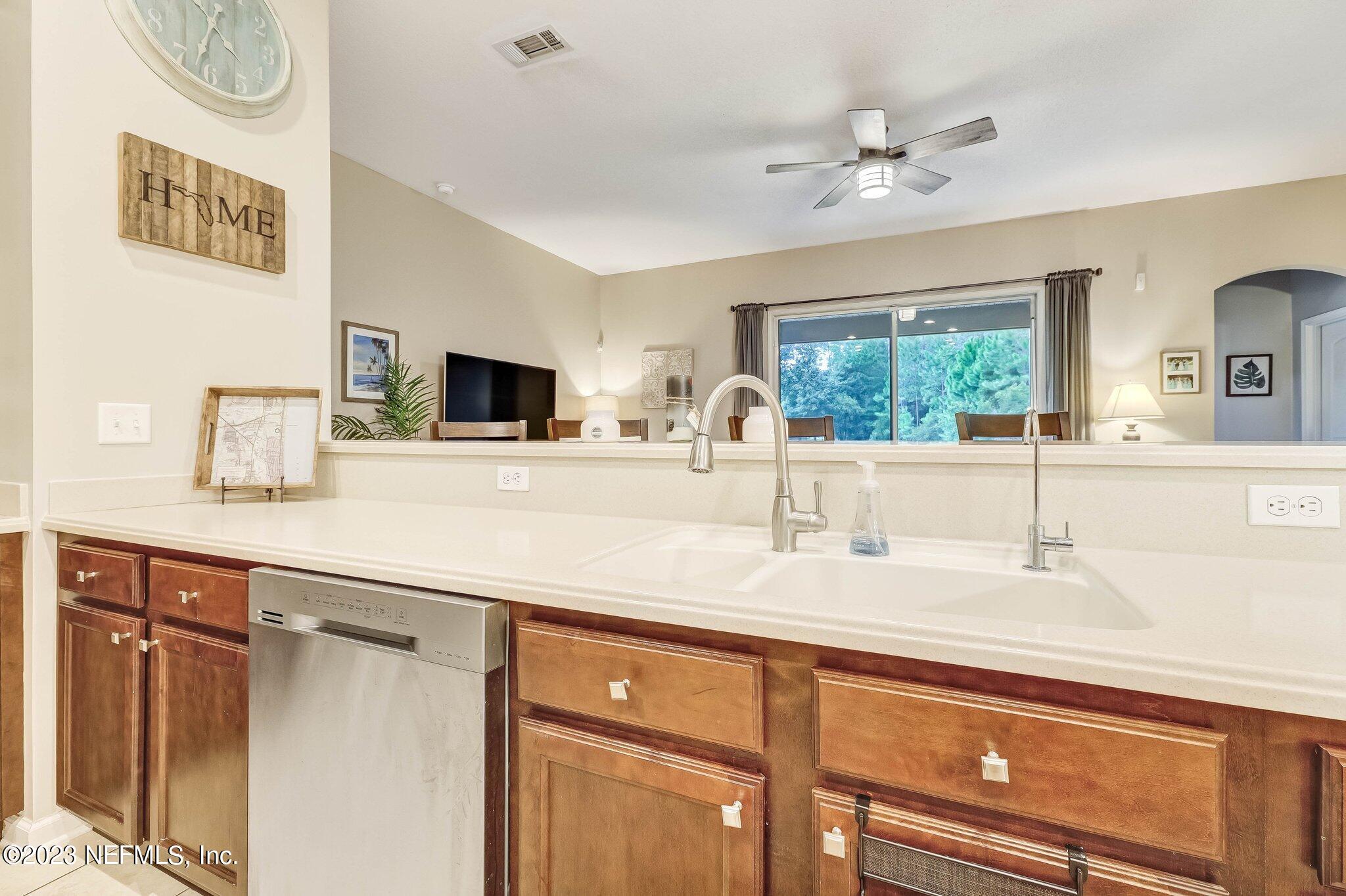 533 ARBORWOOD Drive