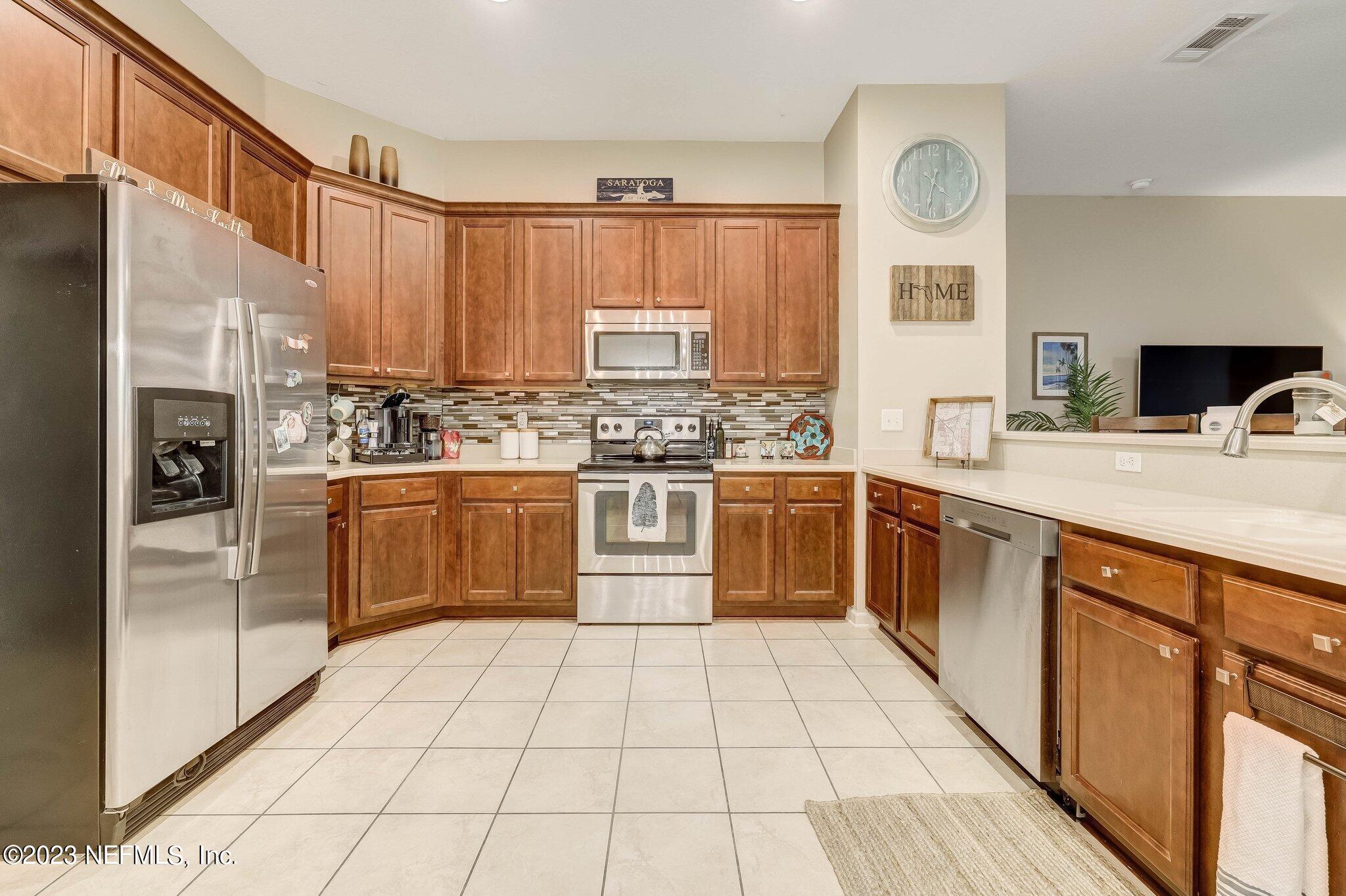 533 ARBORWOOD Drive