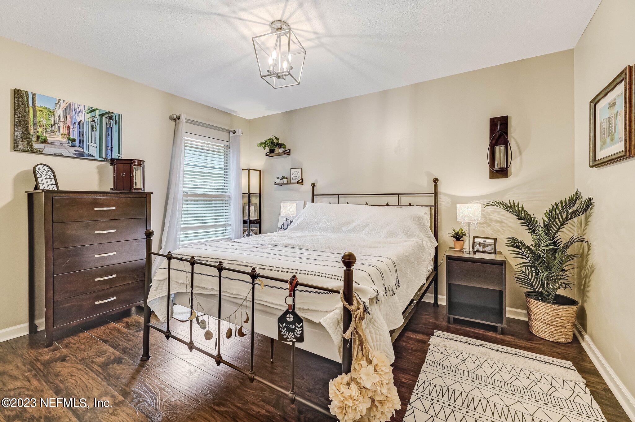 533 ARBORWOOD Drive