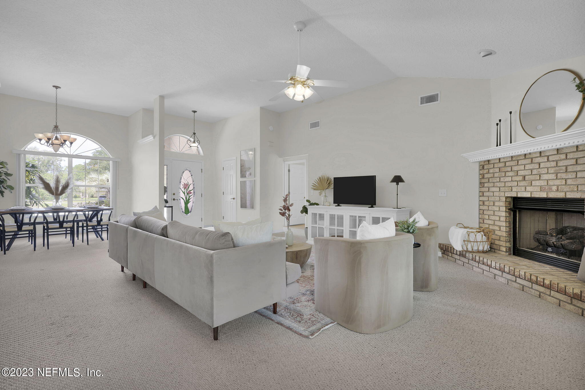 335 GRACIELA Circle