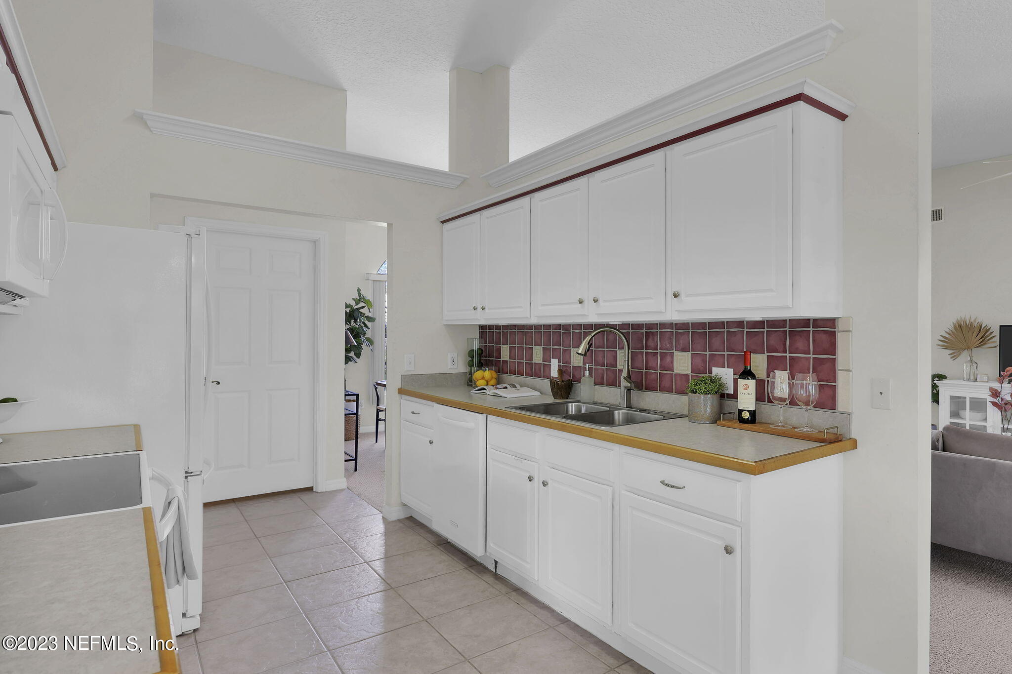 335 GRACIELA Circle