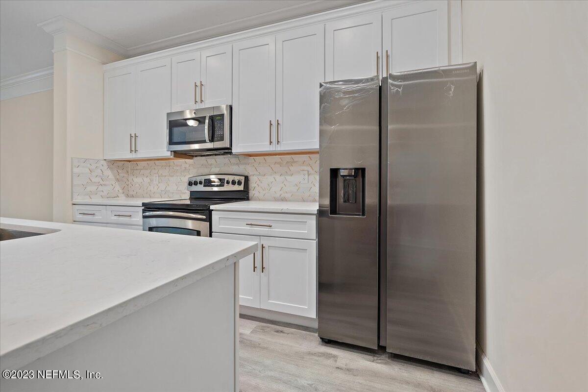 9823 TAPESTRY PARK Circle, 112