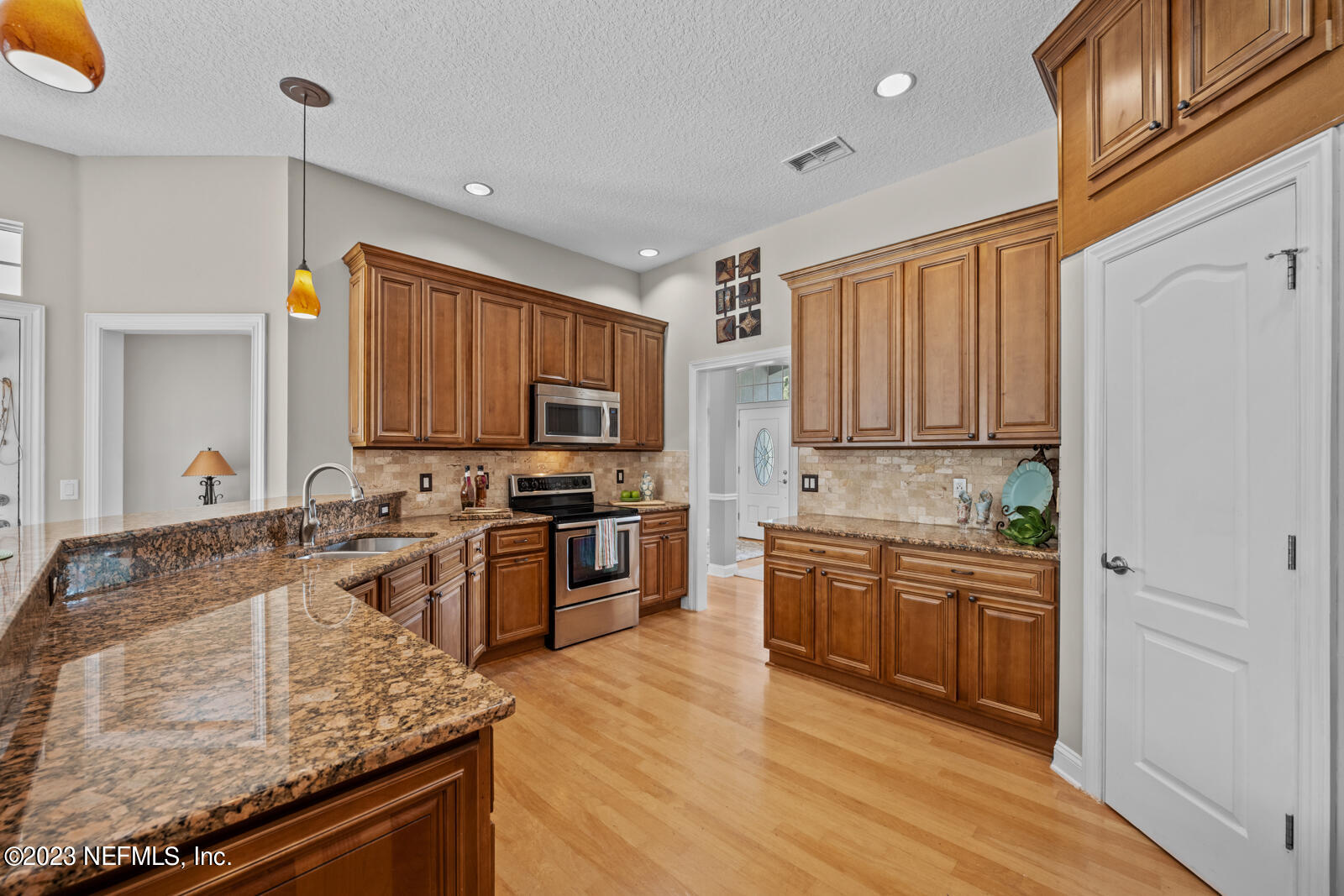 704 SANDRINGHAM Drive