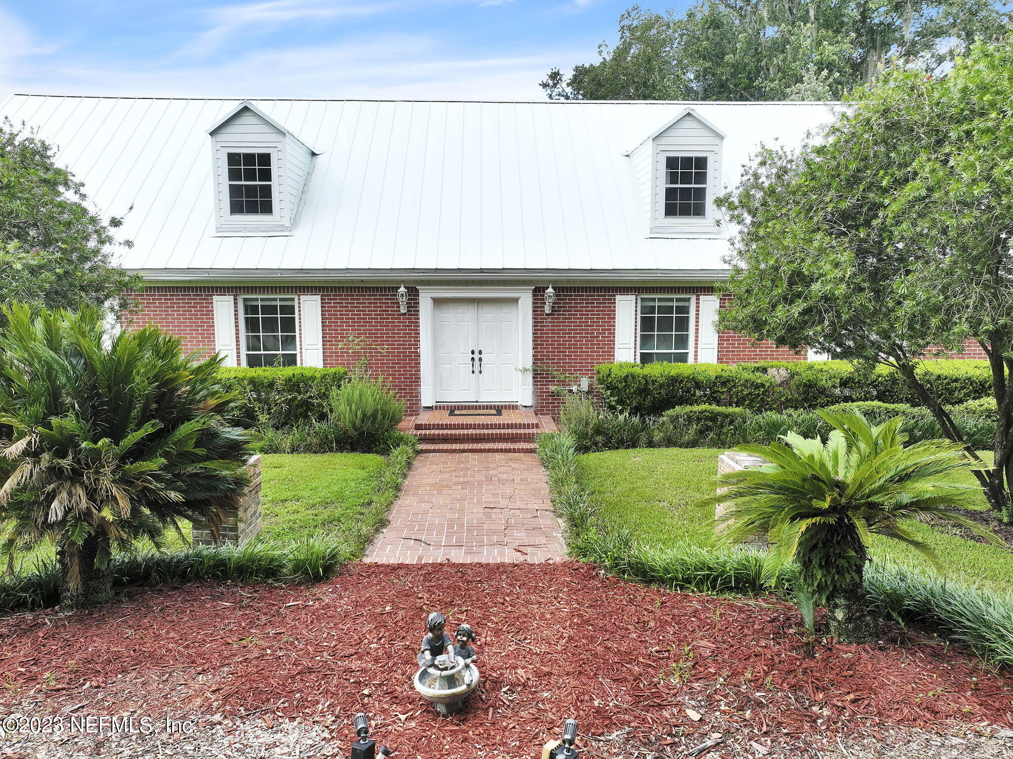 228 JESSIE LEE Court