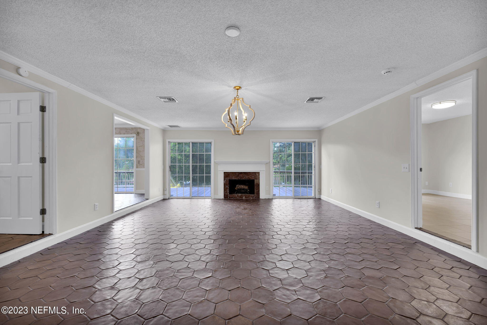 228 JESSIE LEE Court