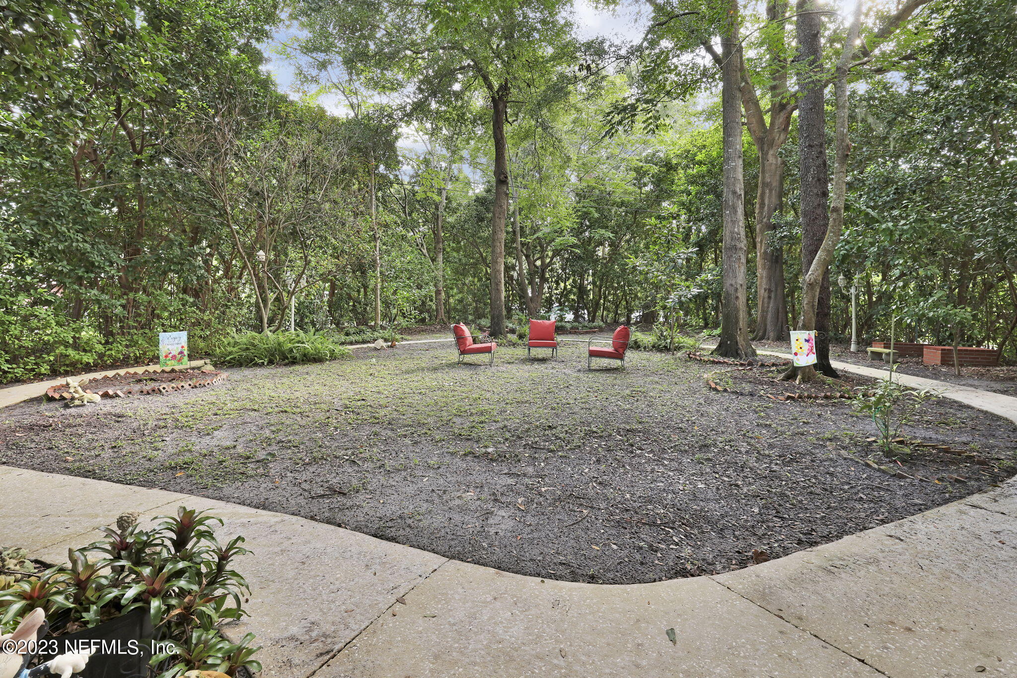 228 JESSIE LEE Court