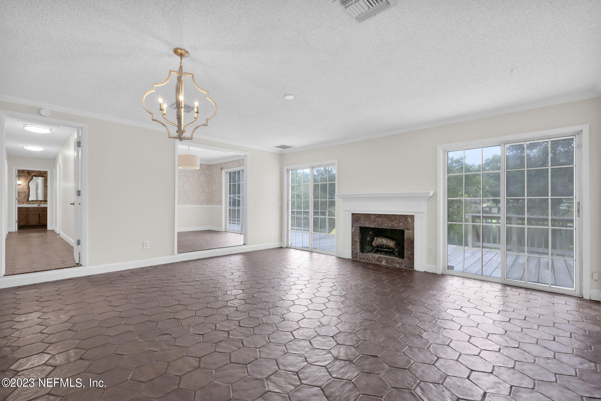 228 JESSIE LEE Court