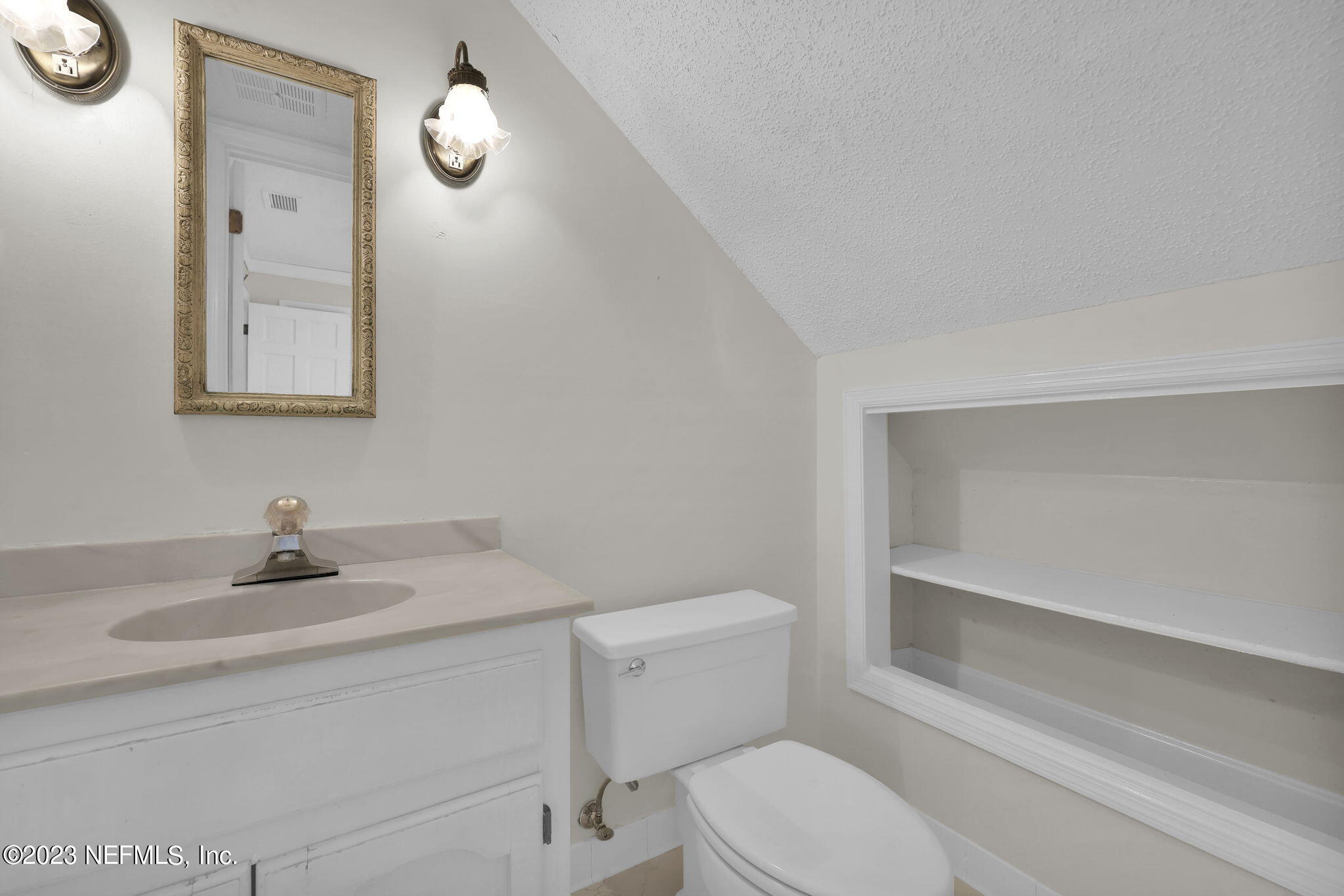 228 JESSIE LEE Court