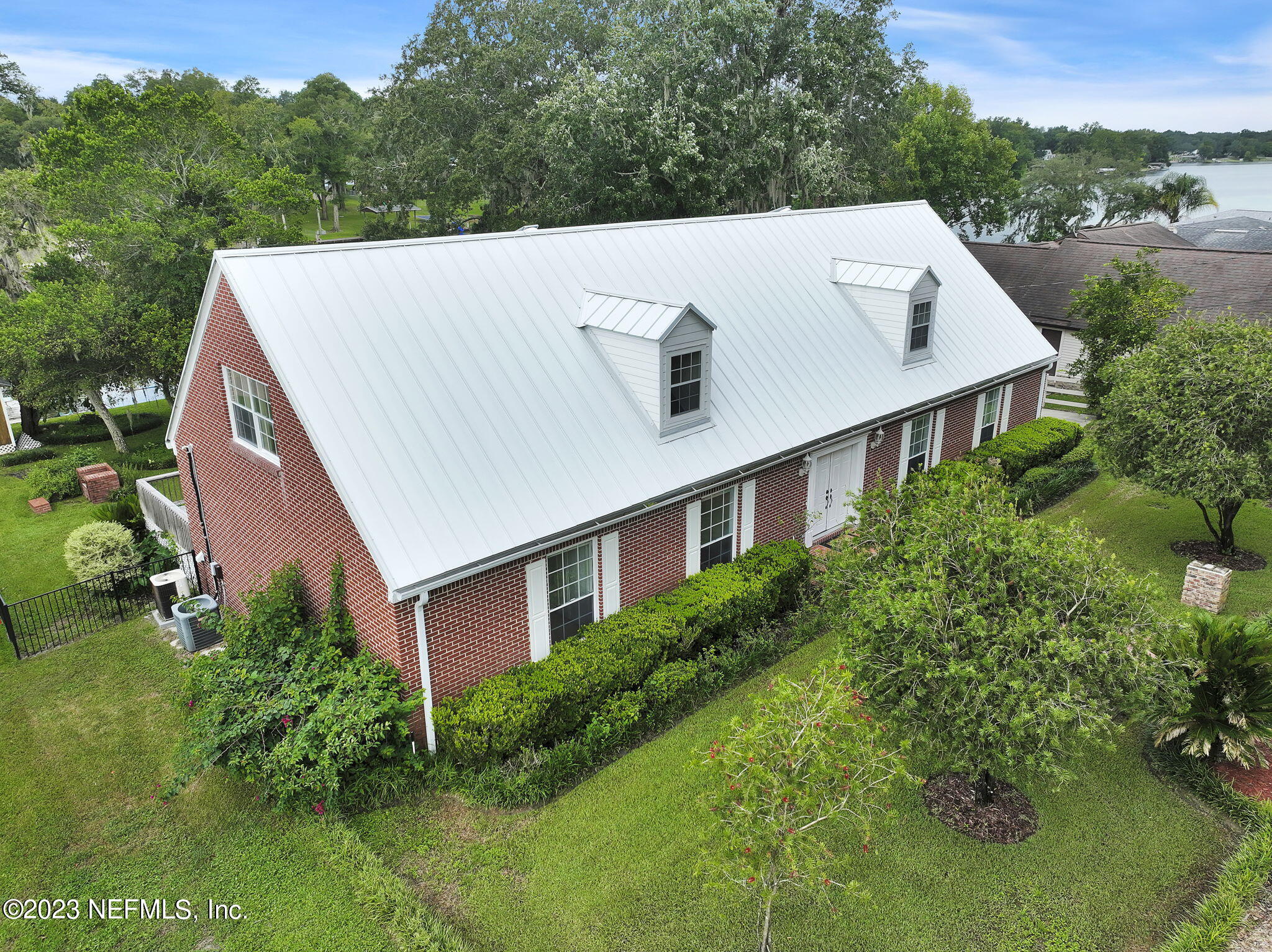 228 JESSIE LEE Court