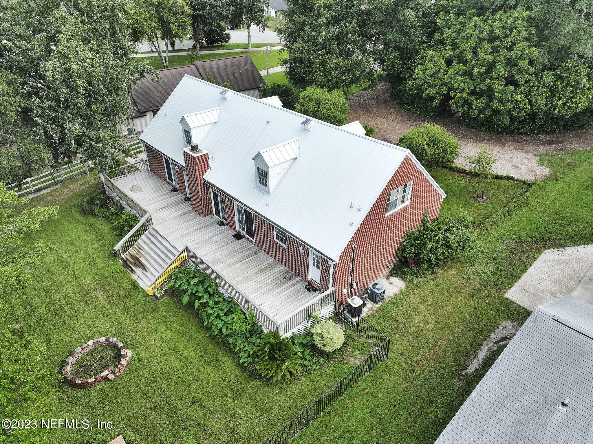 228 JESSIE LEE Court