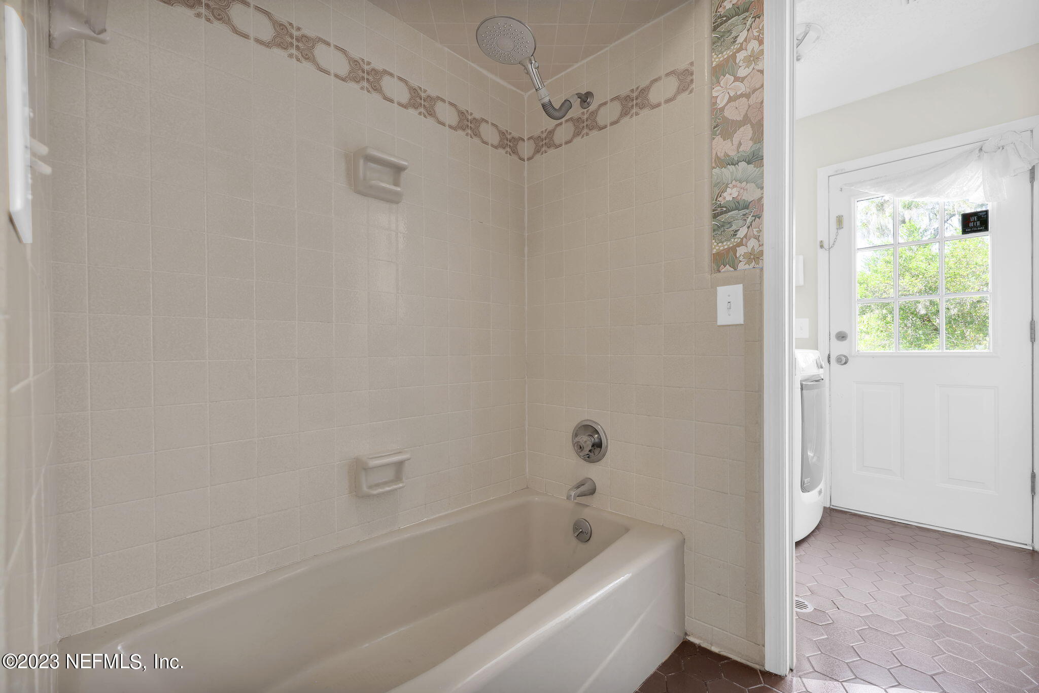 228 JESSIE LEE Court