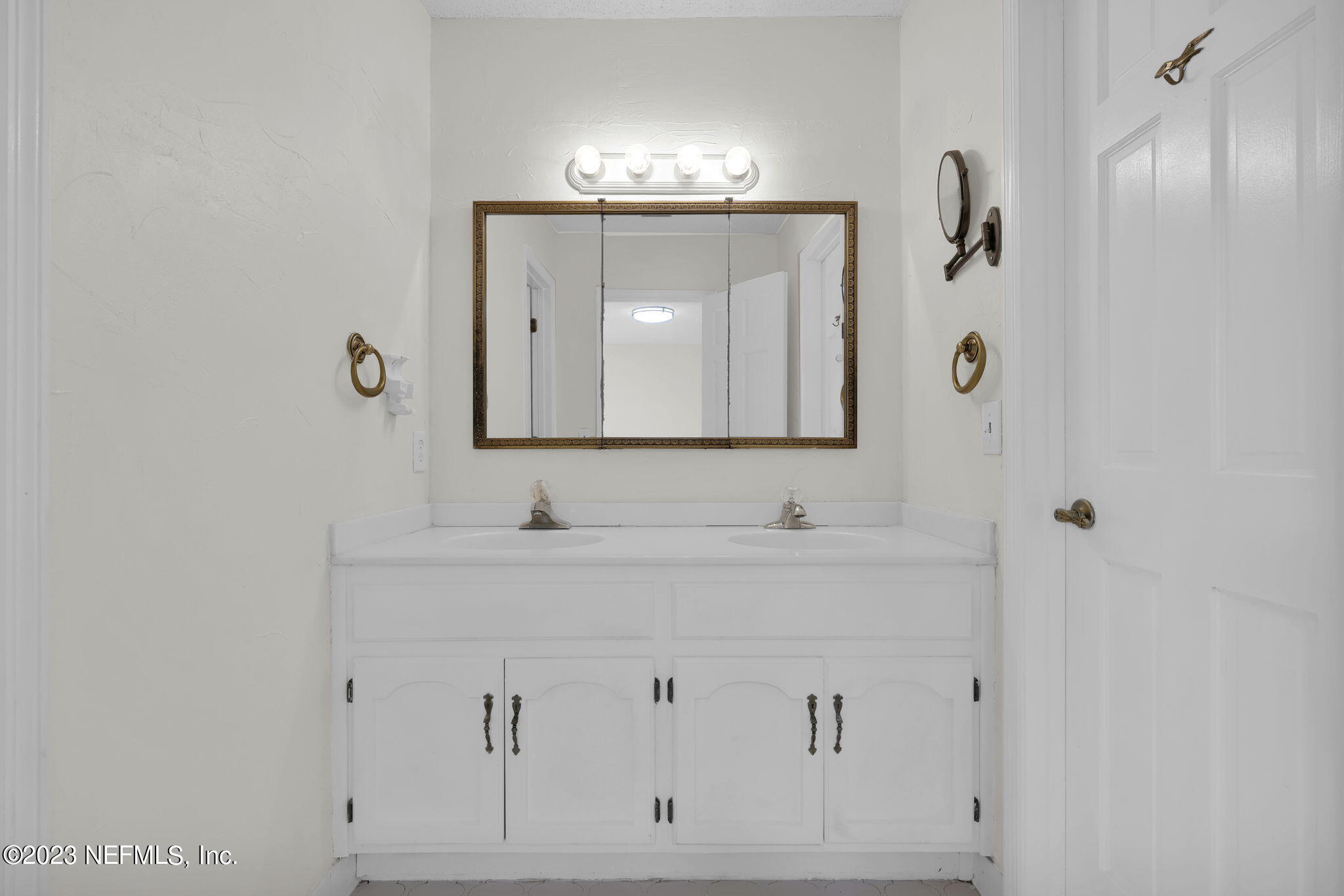 228 JESSIE LEE Court