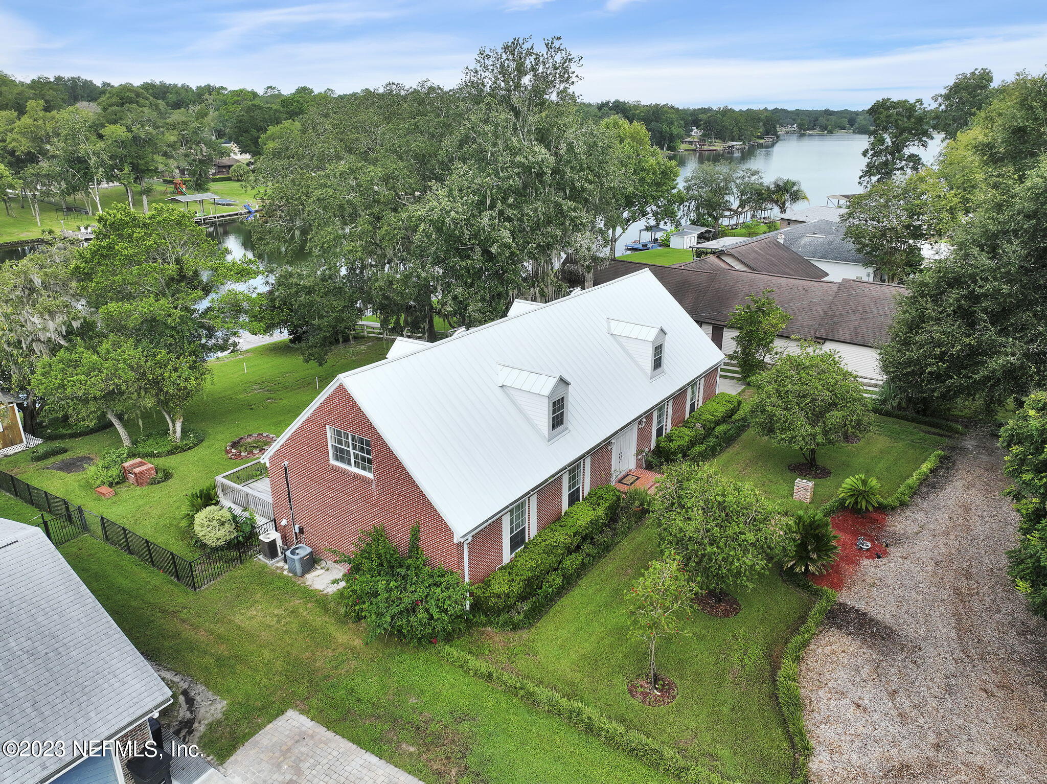 228 JESSIE LEE Court