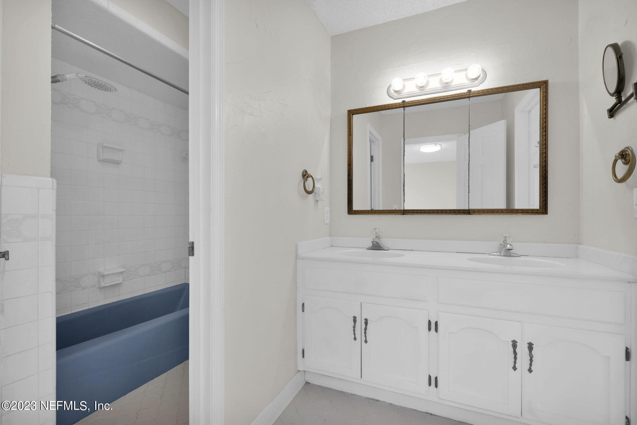 228 JESSIE LEE Court