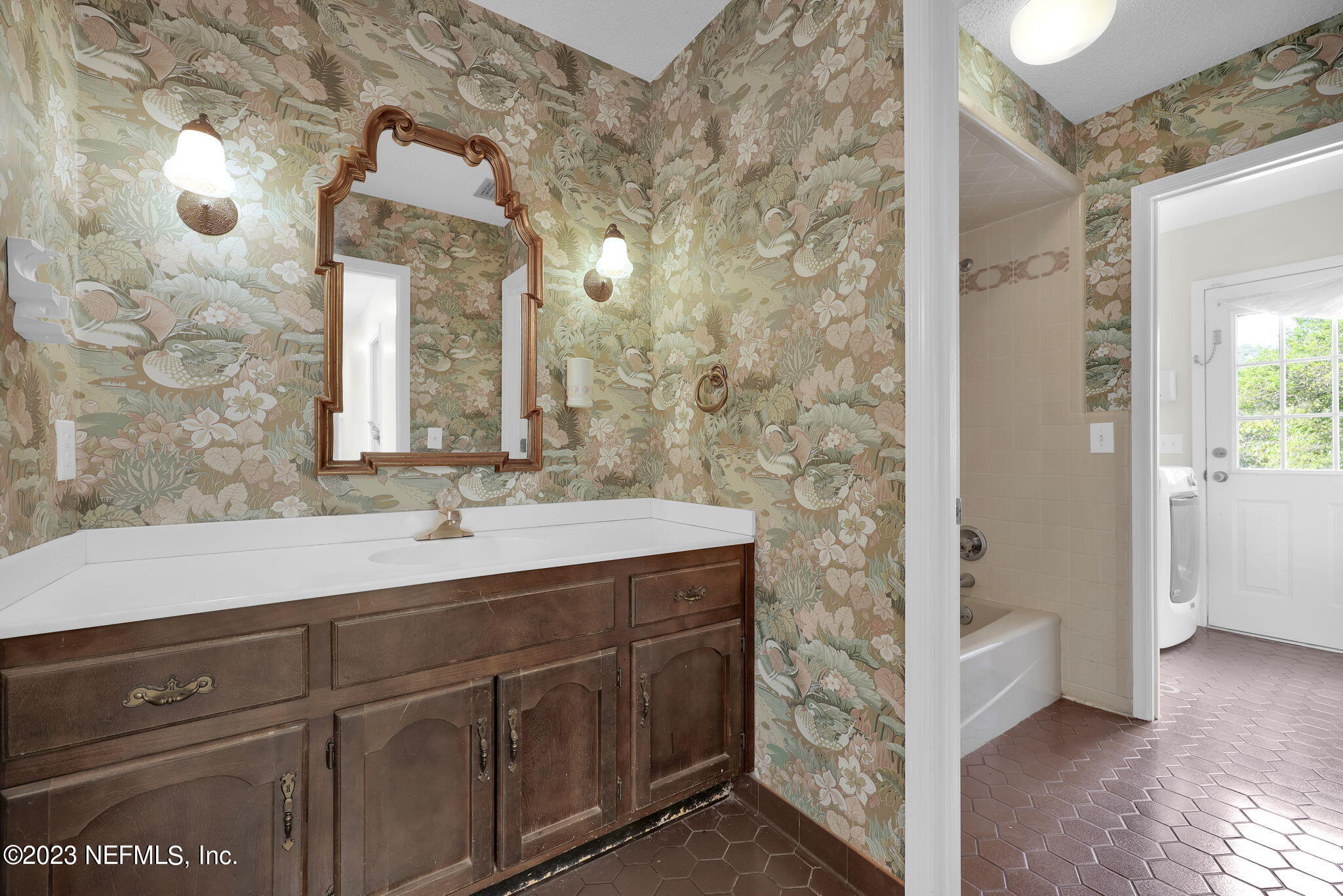 228 JESSIE LEE Court