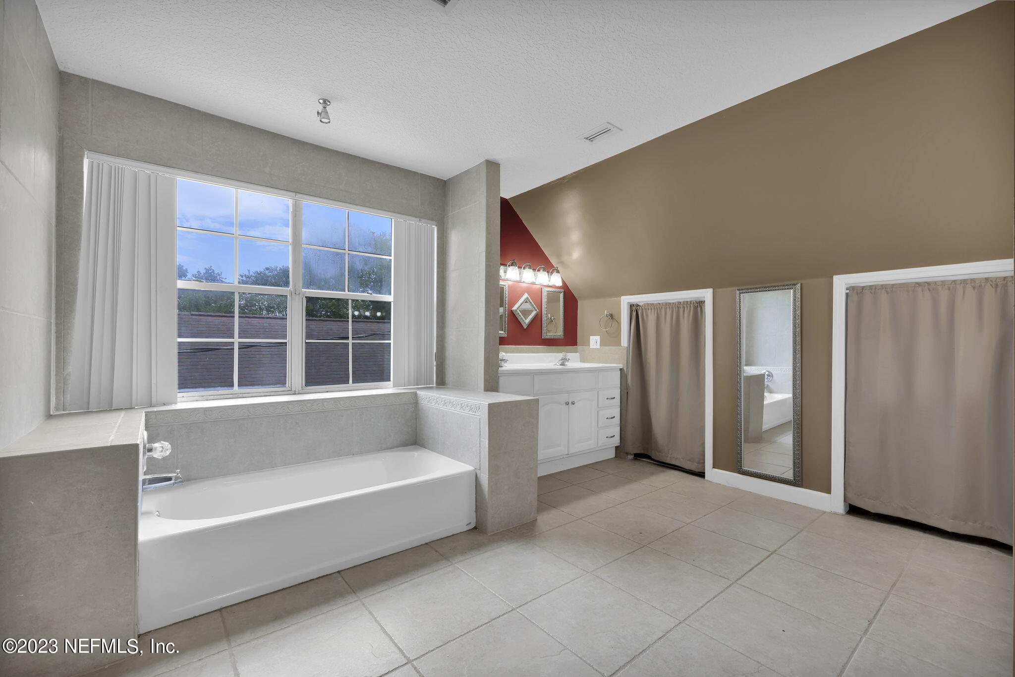 228 JESSIE LEE Court