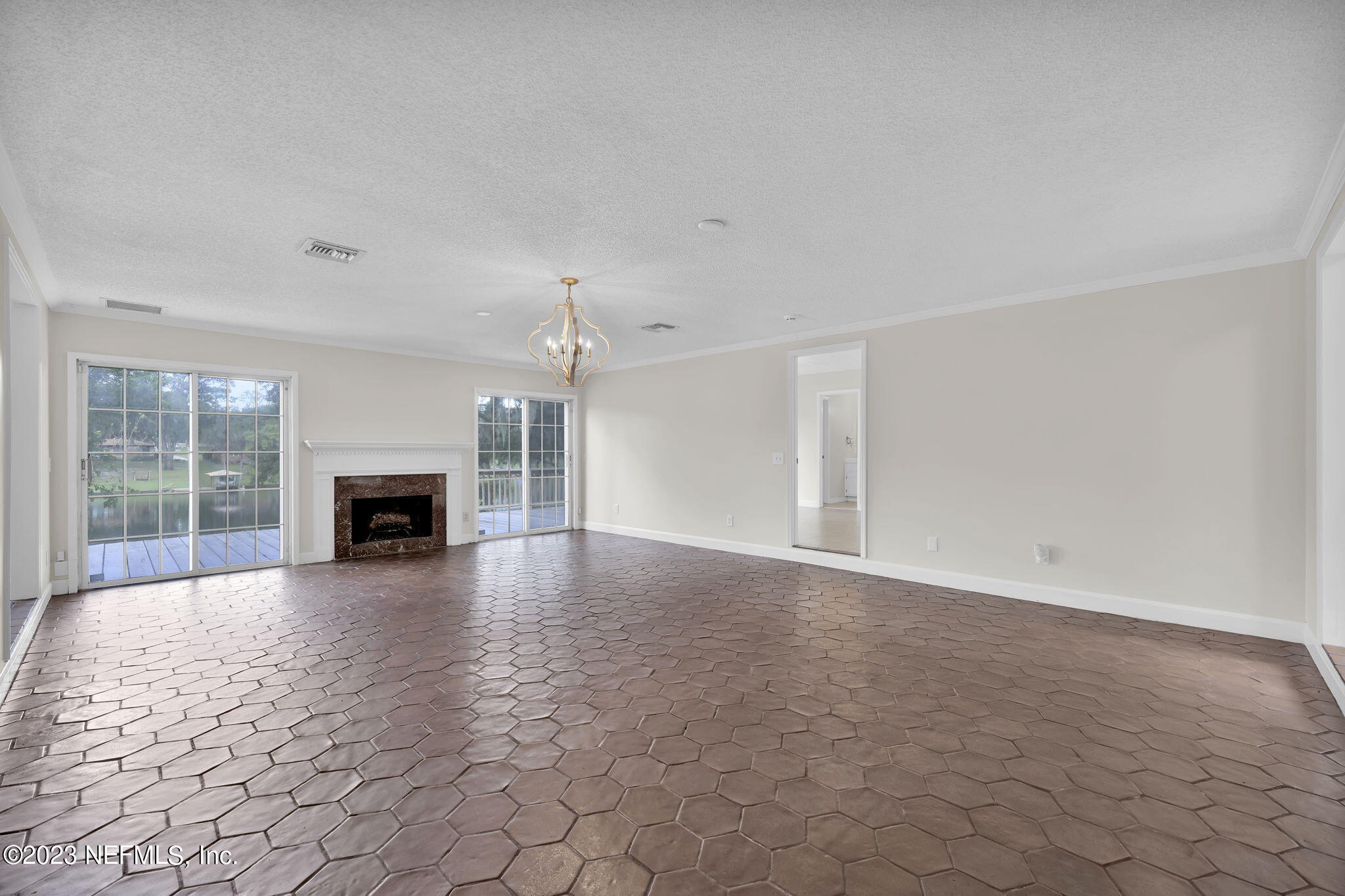 228 JESSIE LEE Court