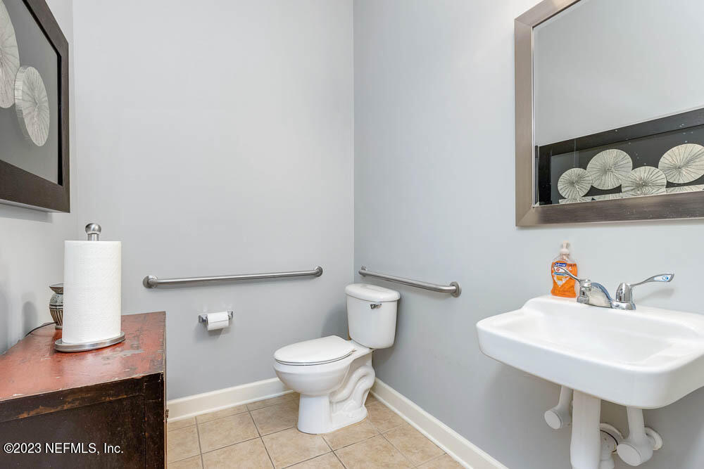 11512 LAKE MEAD Avenue, 704