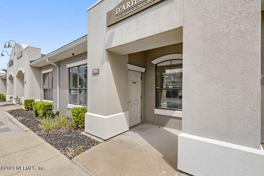 11512 LAKE MEAD Avenue, 704