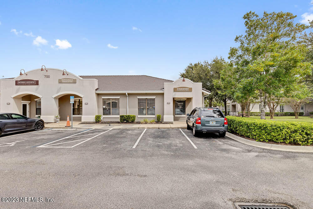 11512 LAKE MEAD Avenue, 704