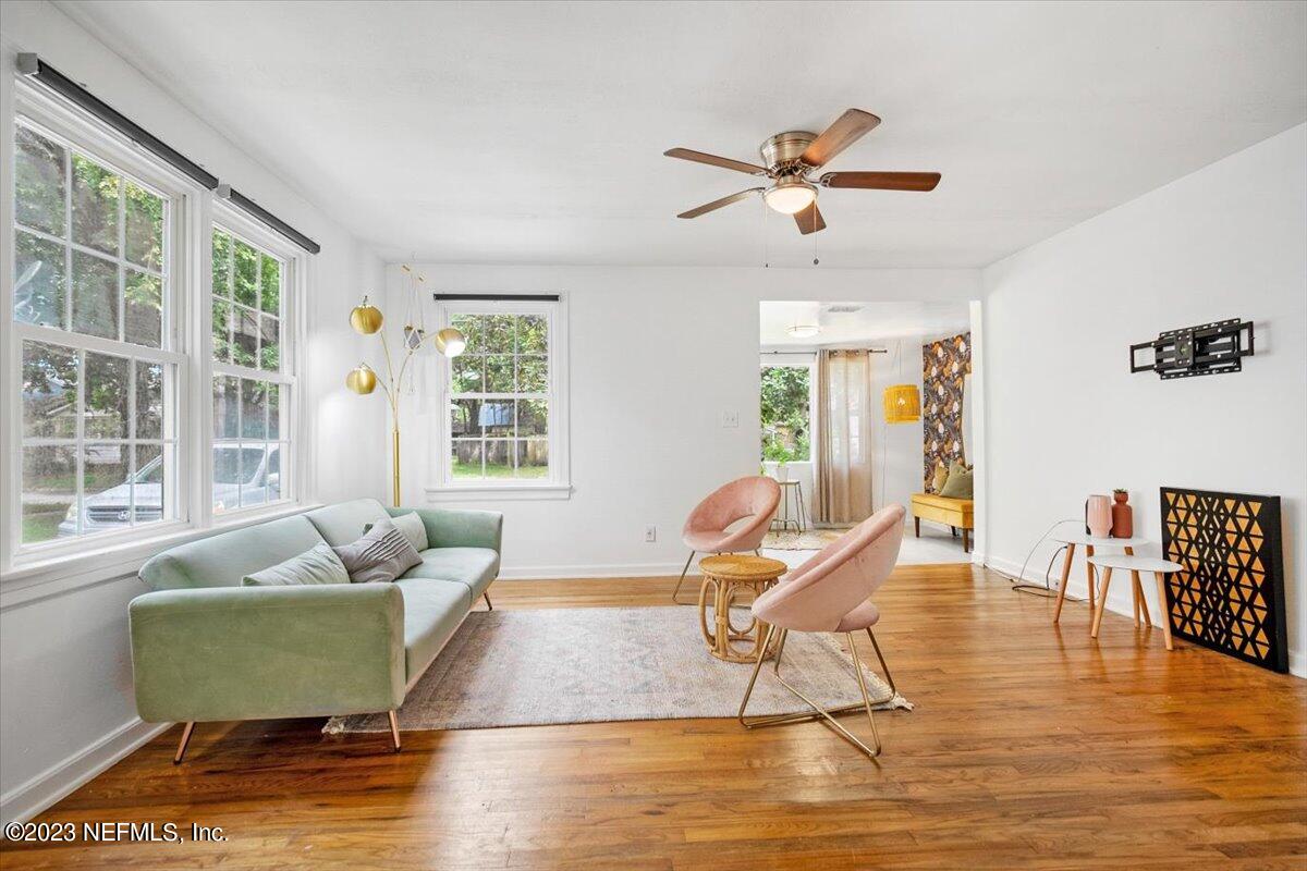 4632 CRESCENT Street