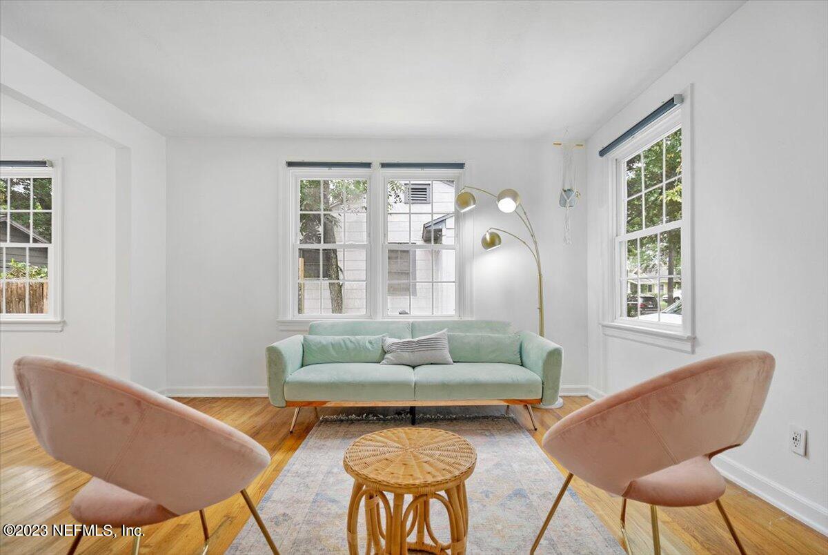 4632 CRESCENT Street