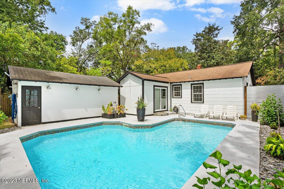 4632 CRESCENT Street