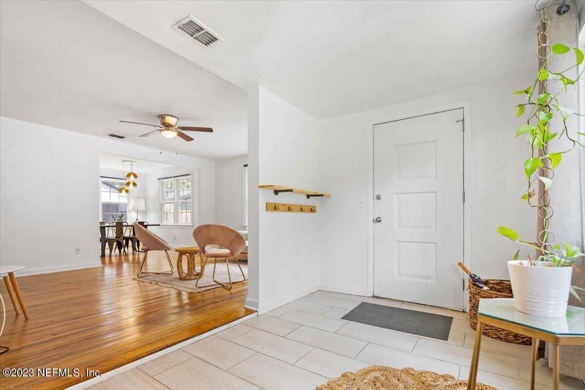 4632 CRESCENT Street