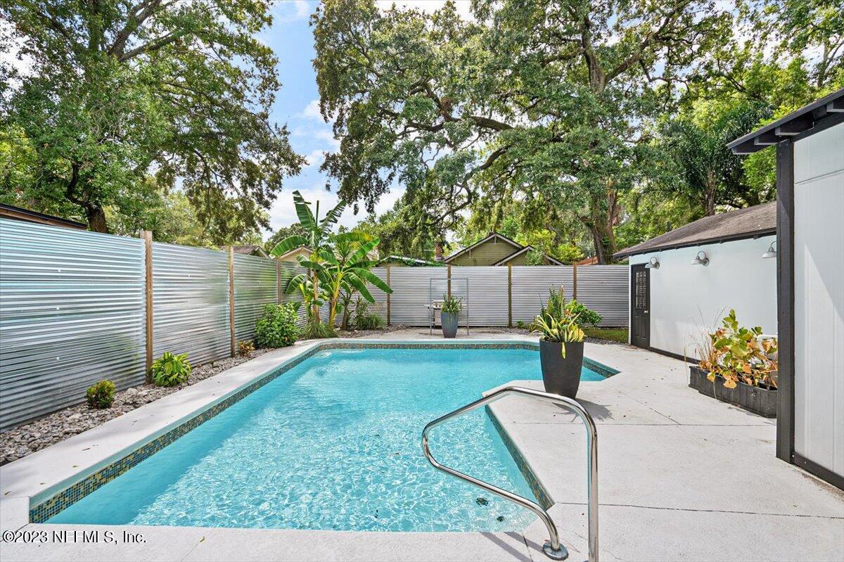 4632 CRESCENT Street