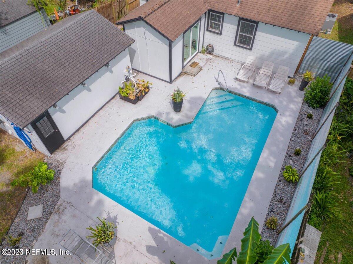 4632 CRESCENT Street