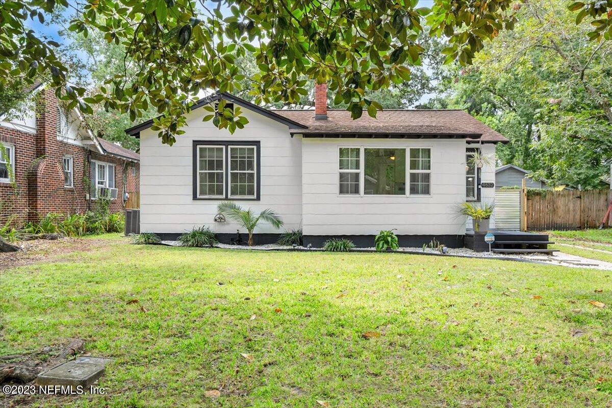 4632 CRESCENT Street