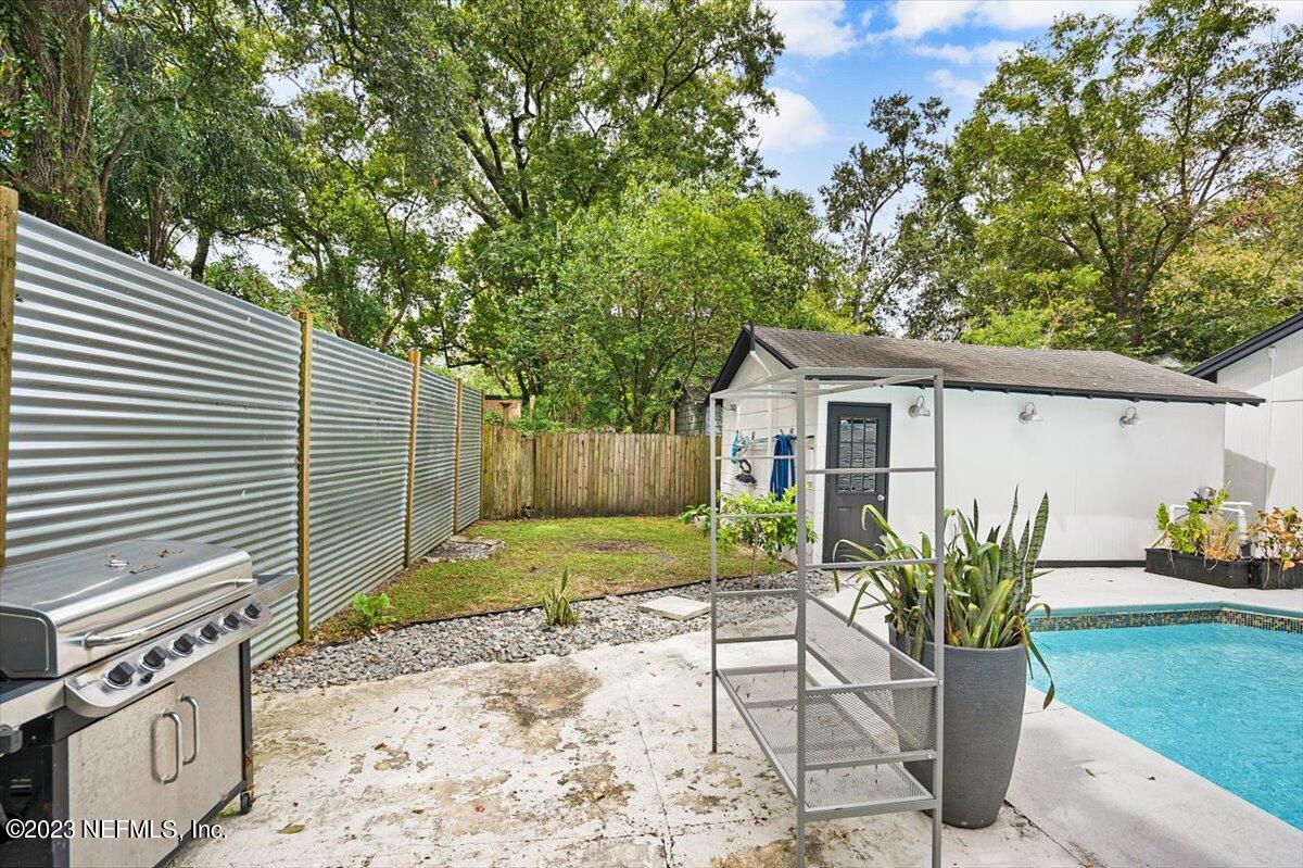 4632 CRESCENT Street