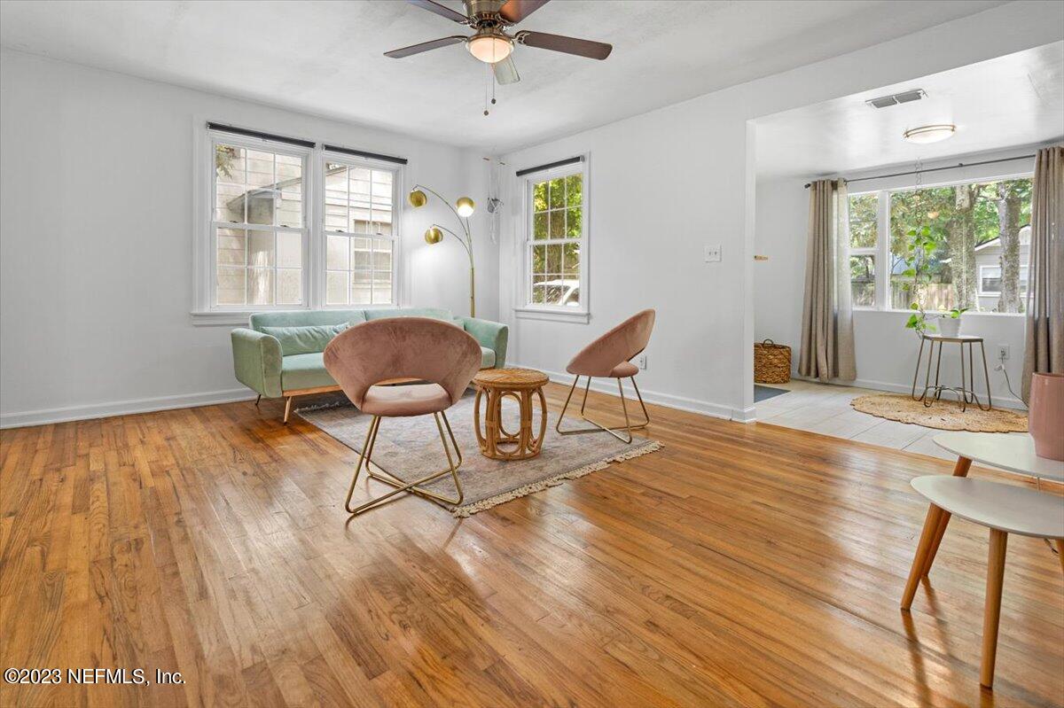 4632 CRESCENT Street